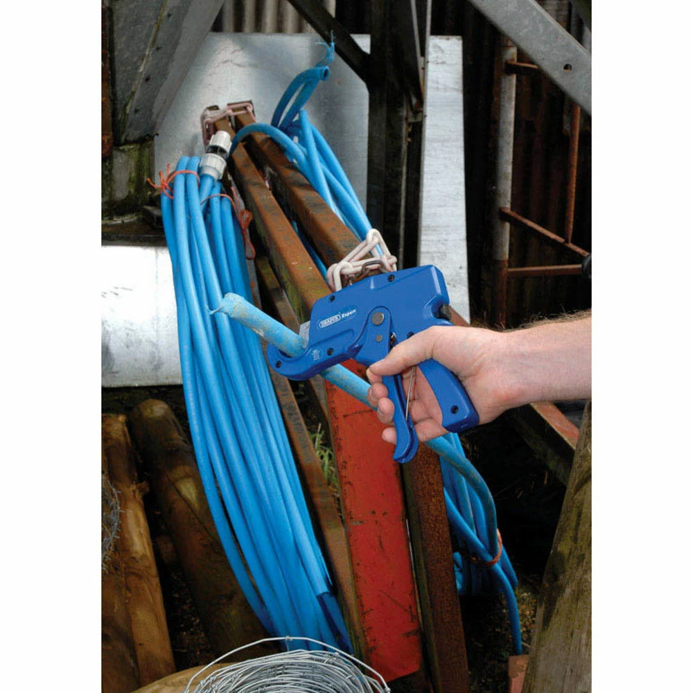 Draper Expert 35mm Capacity Plastic Pipe/Moulding Cutter 5 Draper Expert 35mm Capacity Plastic Pipe/Moulding Cutter - Image 3